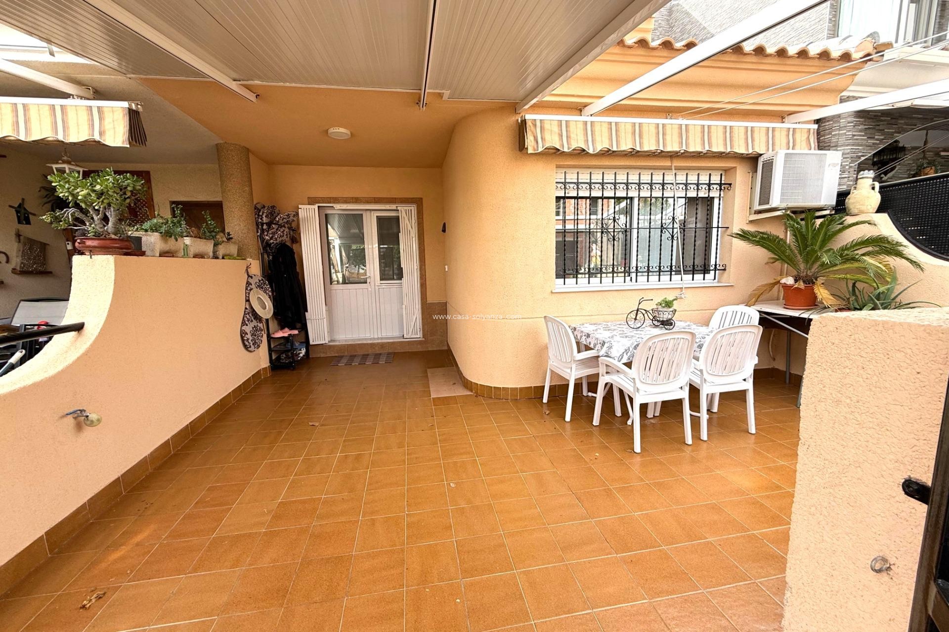 Resale - Apartment / flat - Los Alcázares - Center
