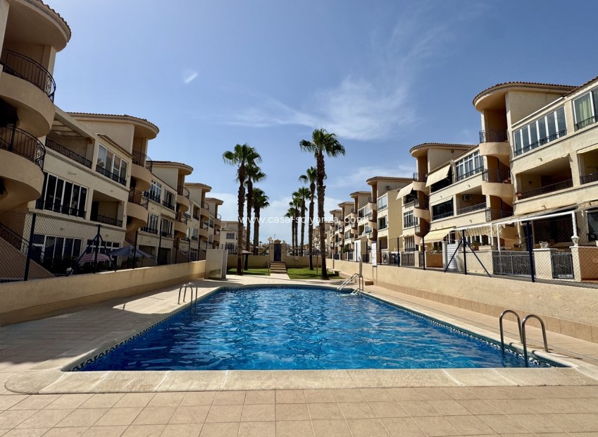 Resale - Apartment / flat - Los Altos - Costa Blanca