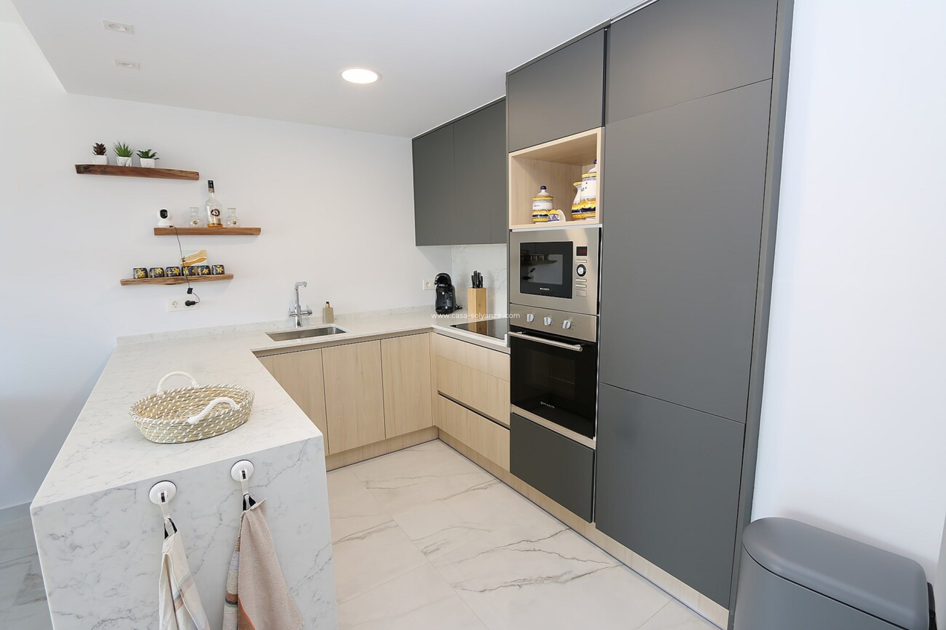 Resale - Apartment / flat - Los Altos - Costa Blanca