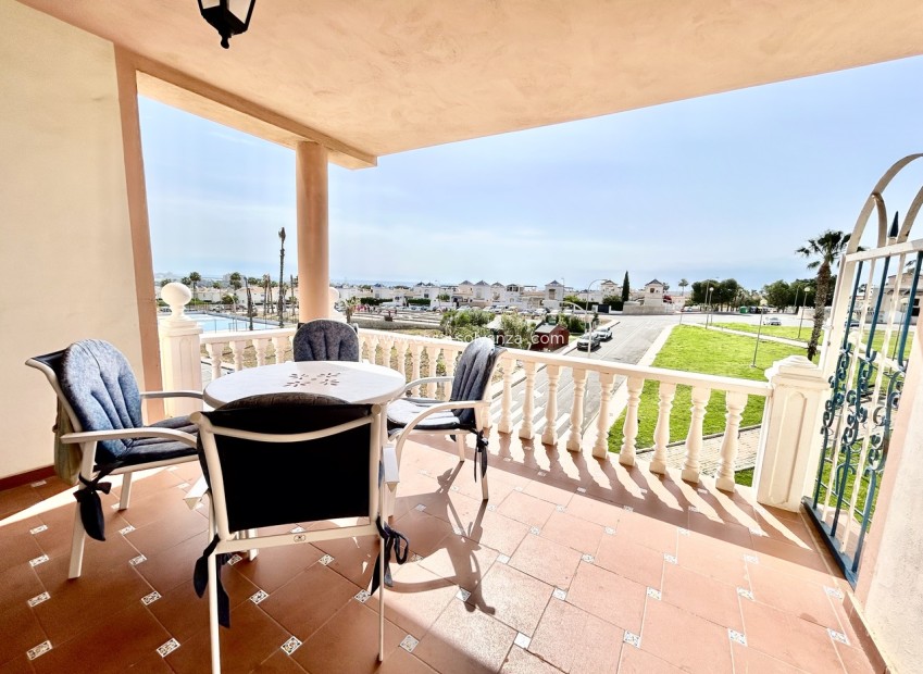 Resale - Apartment / flat - Los Altos - Costa Blanca