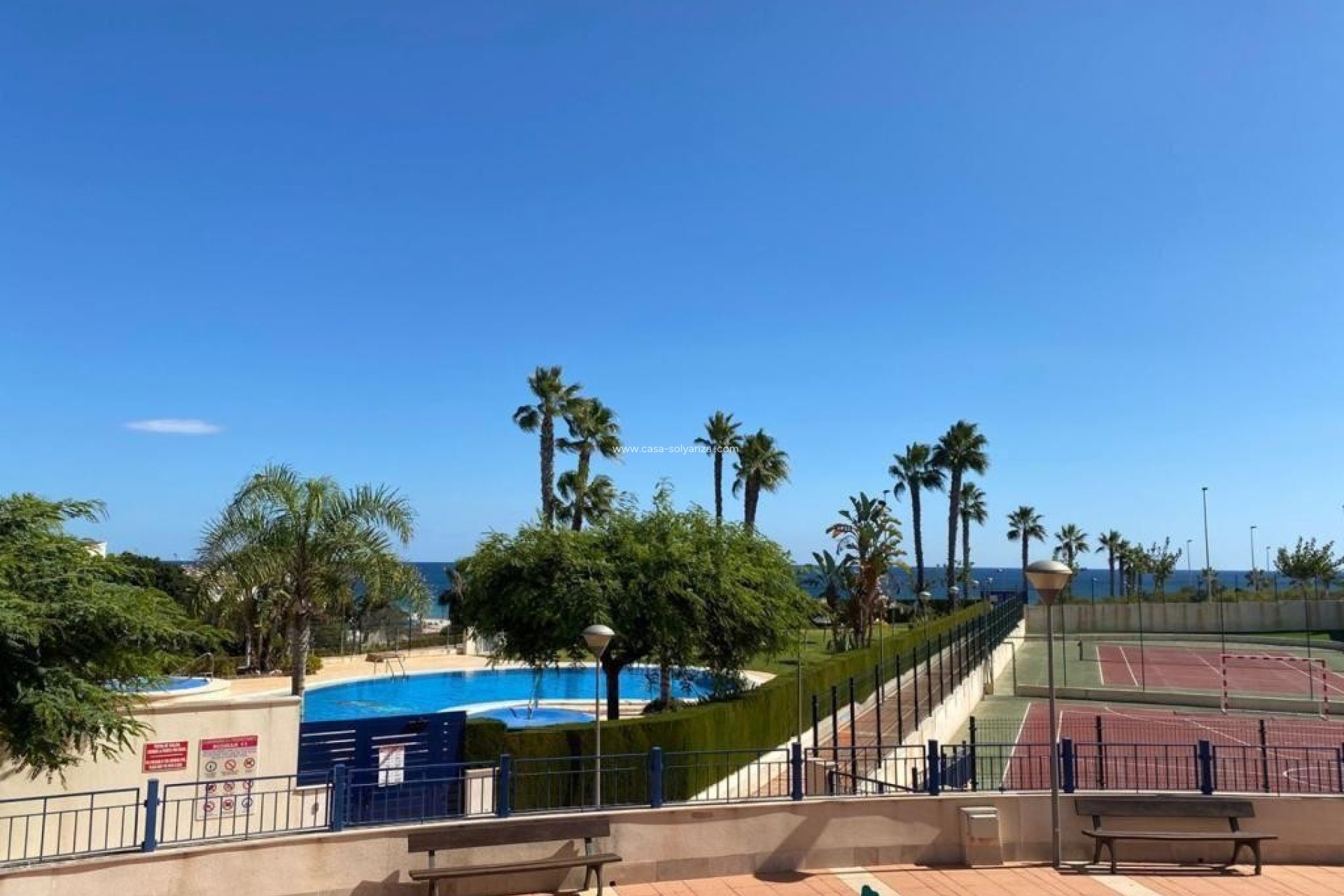 Resale - Apartment / flat - Mil Palmeras - Costa Blanca