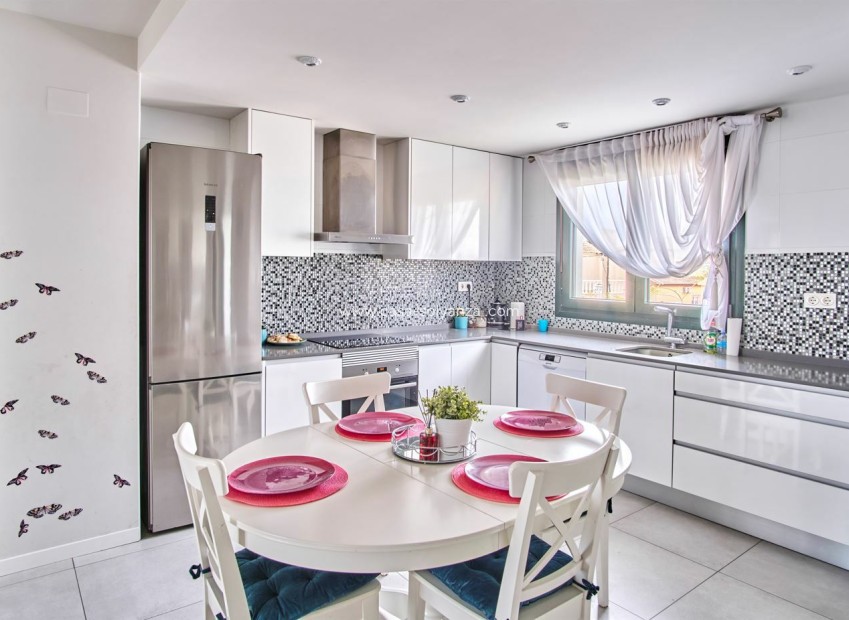 Resale - Apartment / flat - Mil Palmeras - Costa Blanca