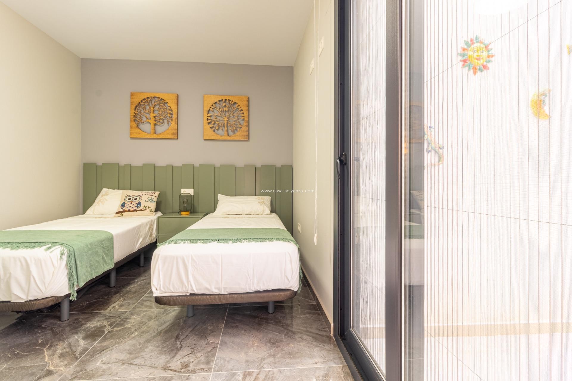 Resale - Apartment / flat - Orihuela Costa - La Florida