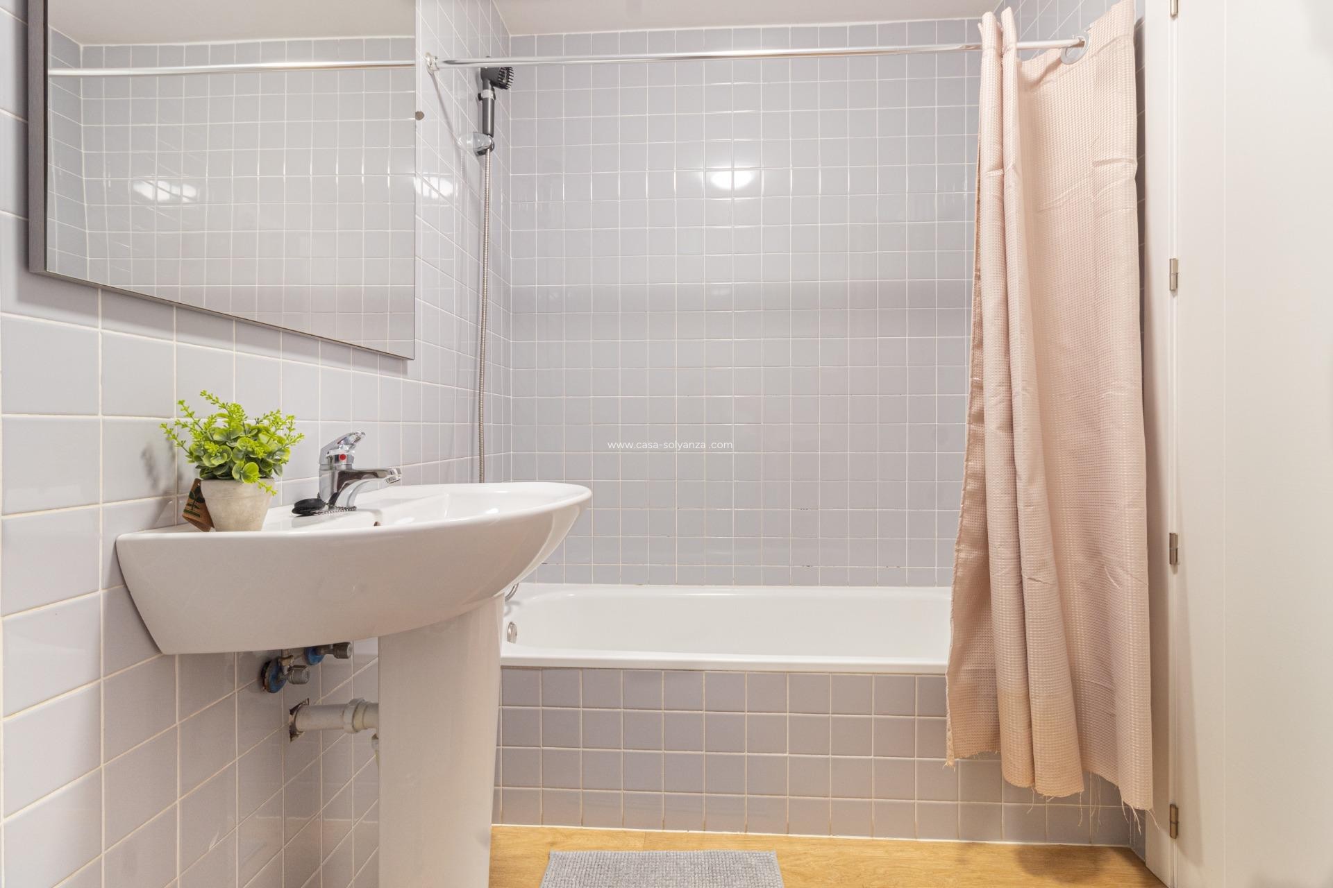 Resale - Apartment / flat - Orihuela Costa - Los Dolses