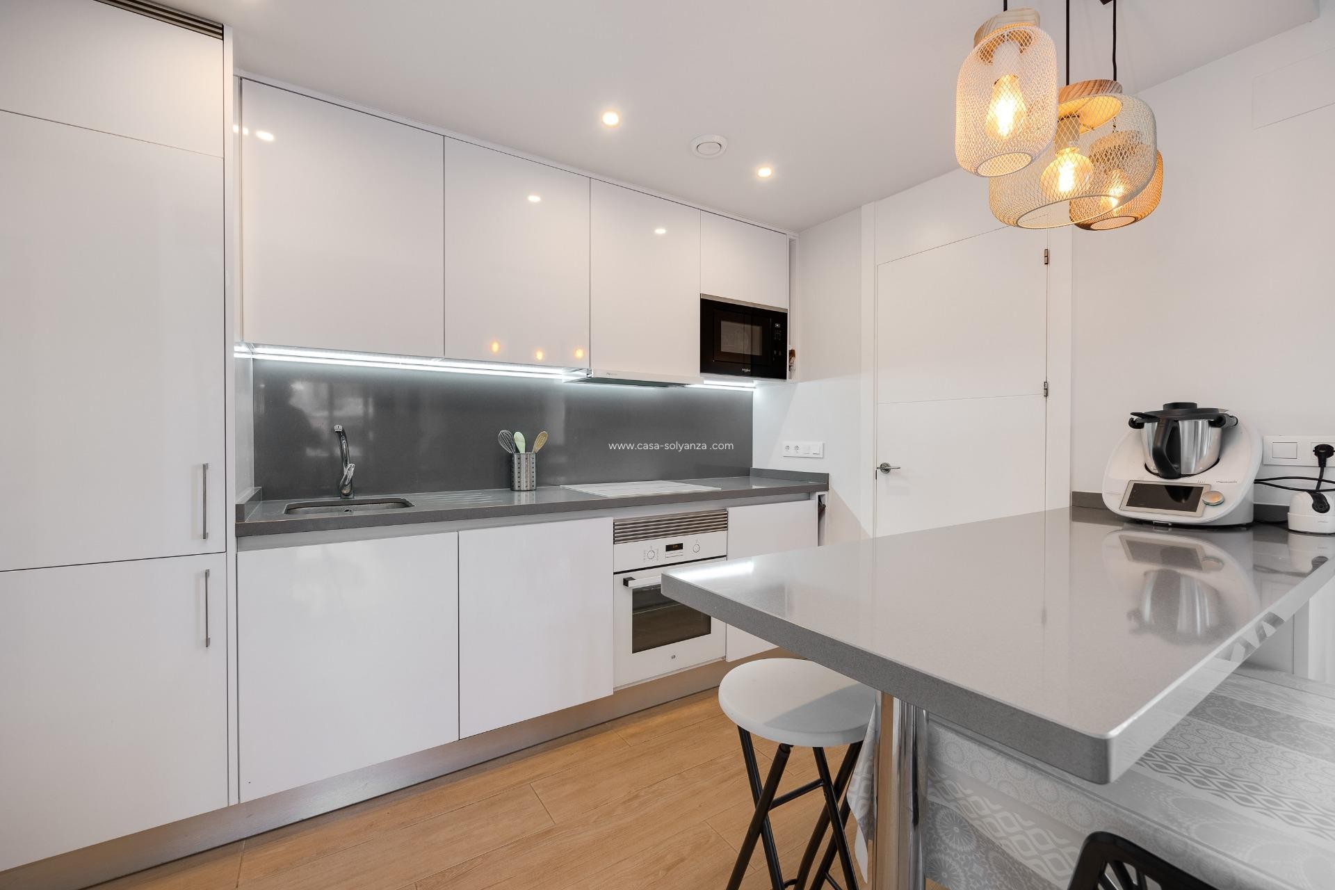 Resale - Apartment / flat - Orihuela Costa - Villamartín