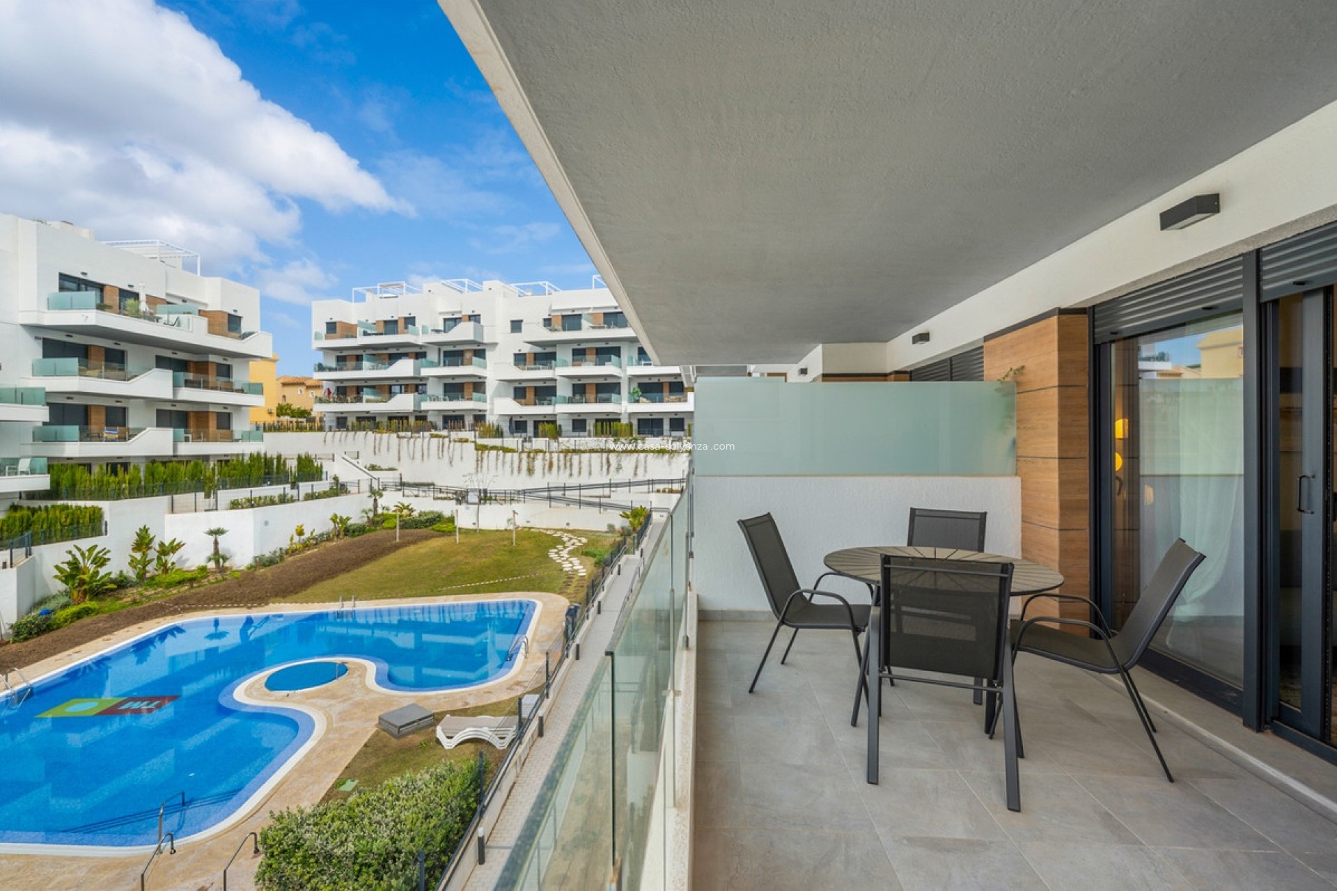 Resale - Apartment / flat - Orihuela - Villamartin