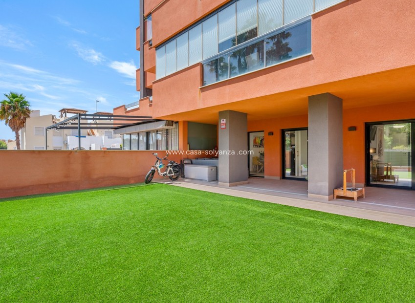 Resale - Apartment / flat - Orihuela - Villamartin