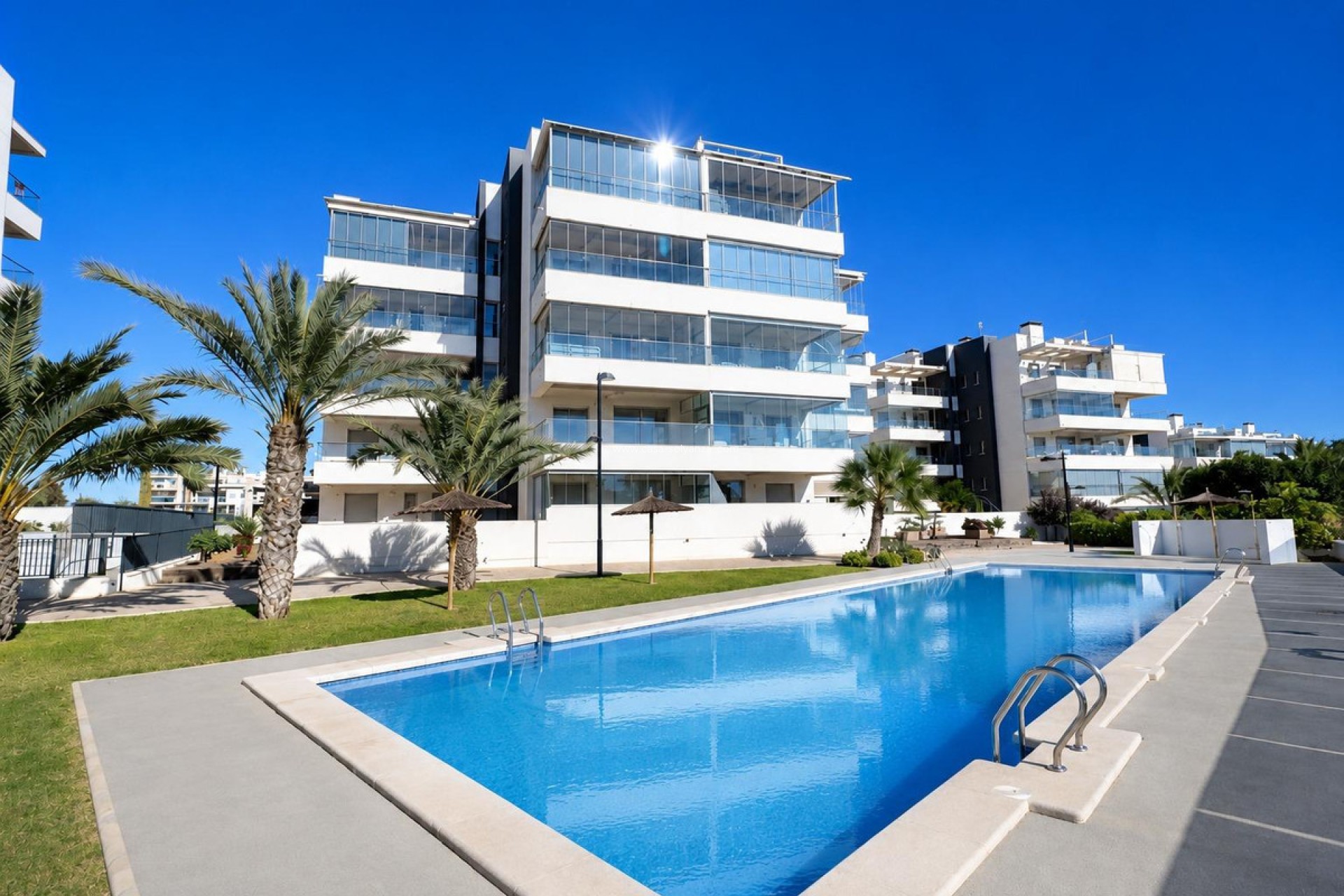 Resale - Apartment / flat - Orihuela - Villamartin
