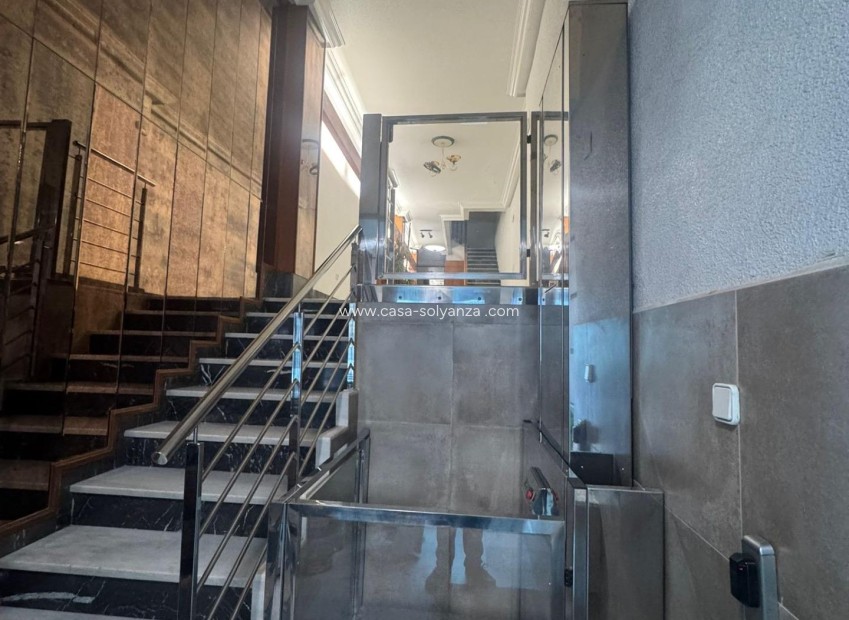 Resale - Apartment / flat - Orihuela - Zona Centro