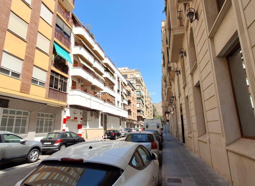 Resale - Apartment / flat - Orihuela - Zona Centro