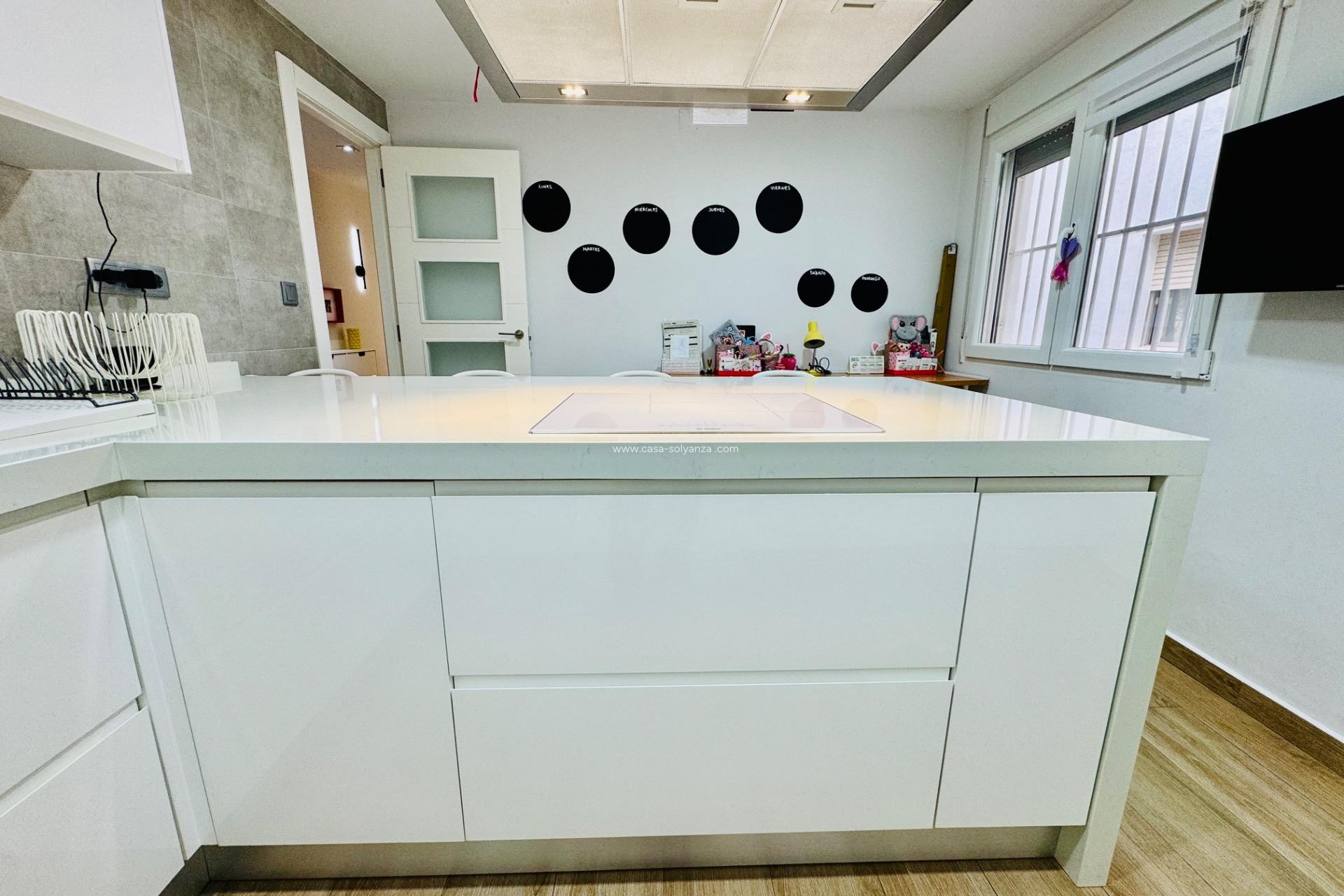 Resale - Apartment / flat - Pilar de la Horadada - Zona Pueblo