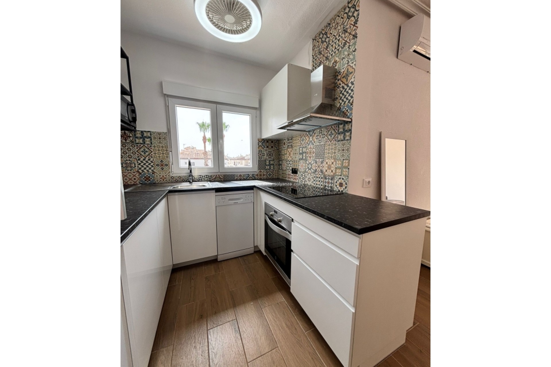 Resale - Apartment / flat - Punta Prima - Costa Blanca