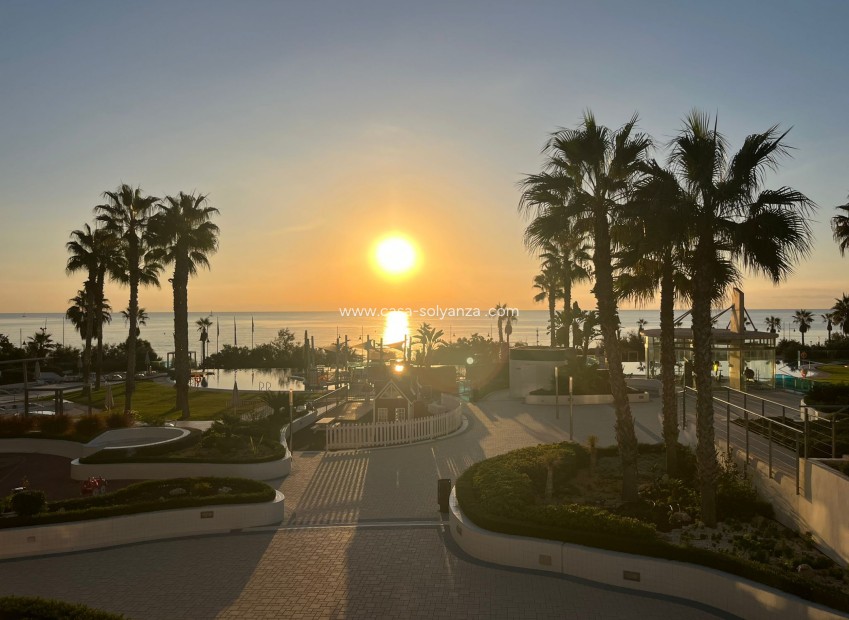 Resale - Apartment / flat - Punta Prima - Costa Blanca