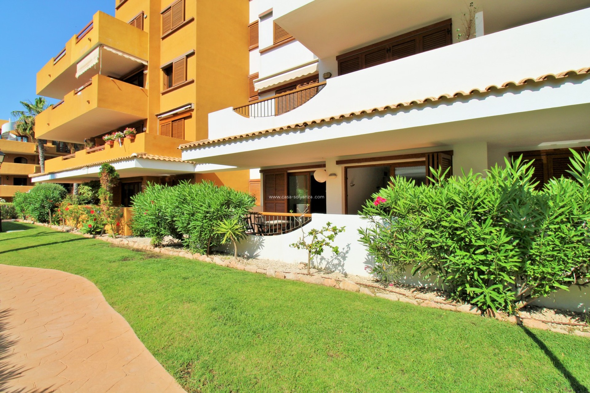 Resale - Apartment / flat - Punta Prima