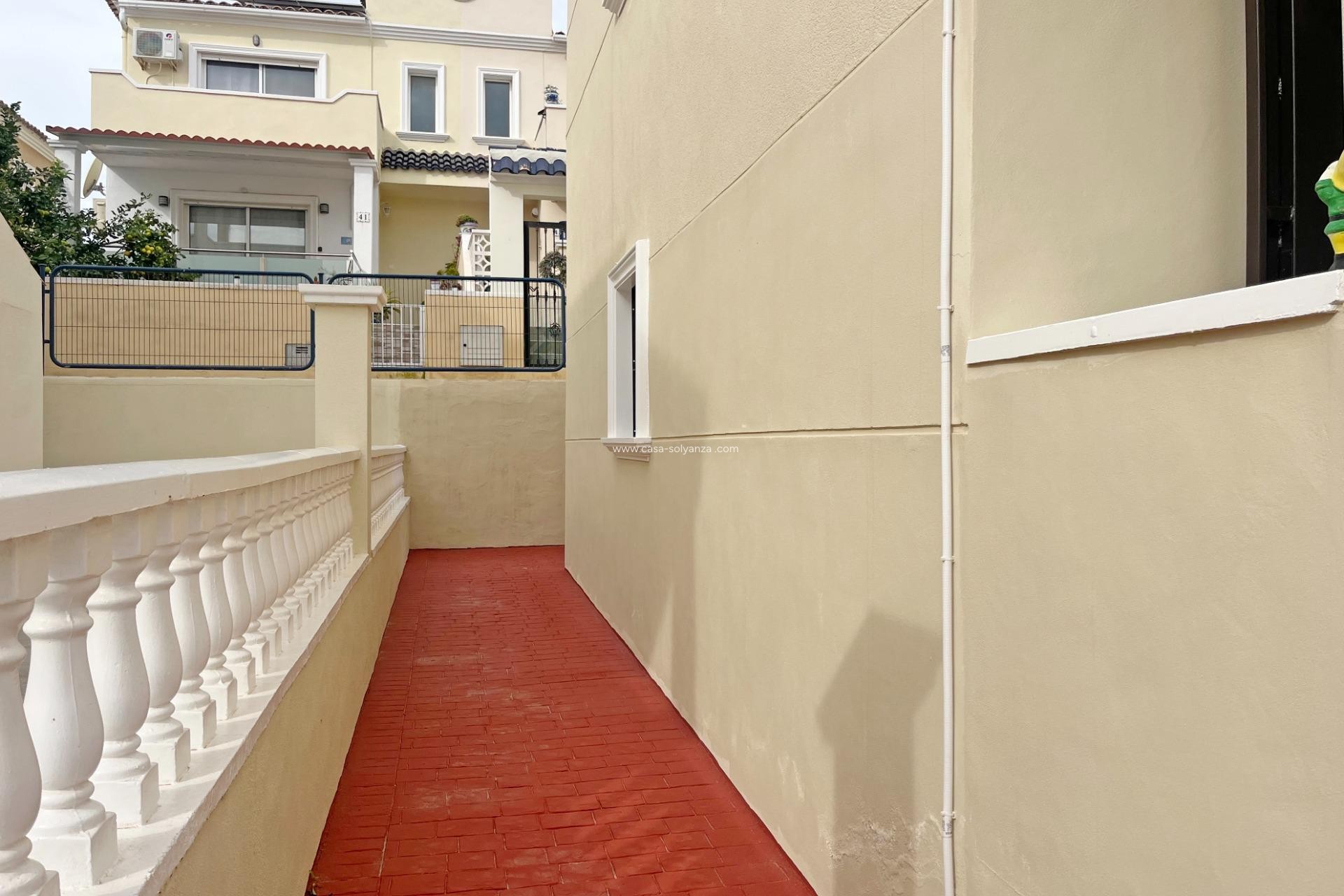 Resale - Apartment / flat - San Miguel de Salinas - Las Filipinas