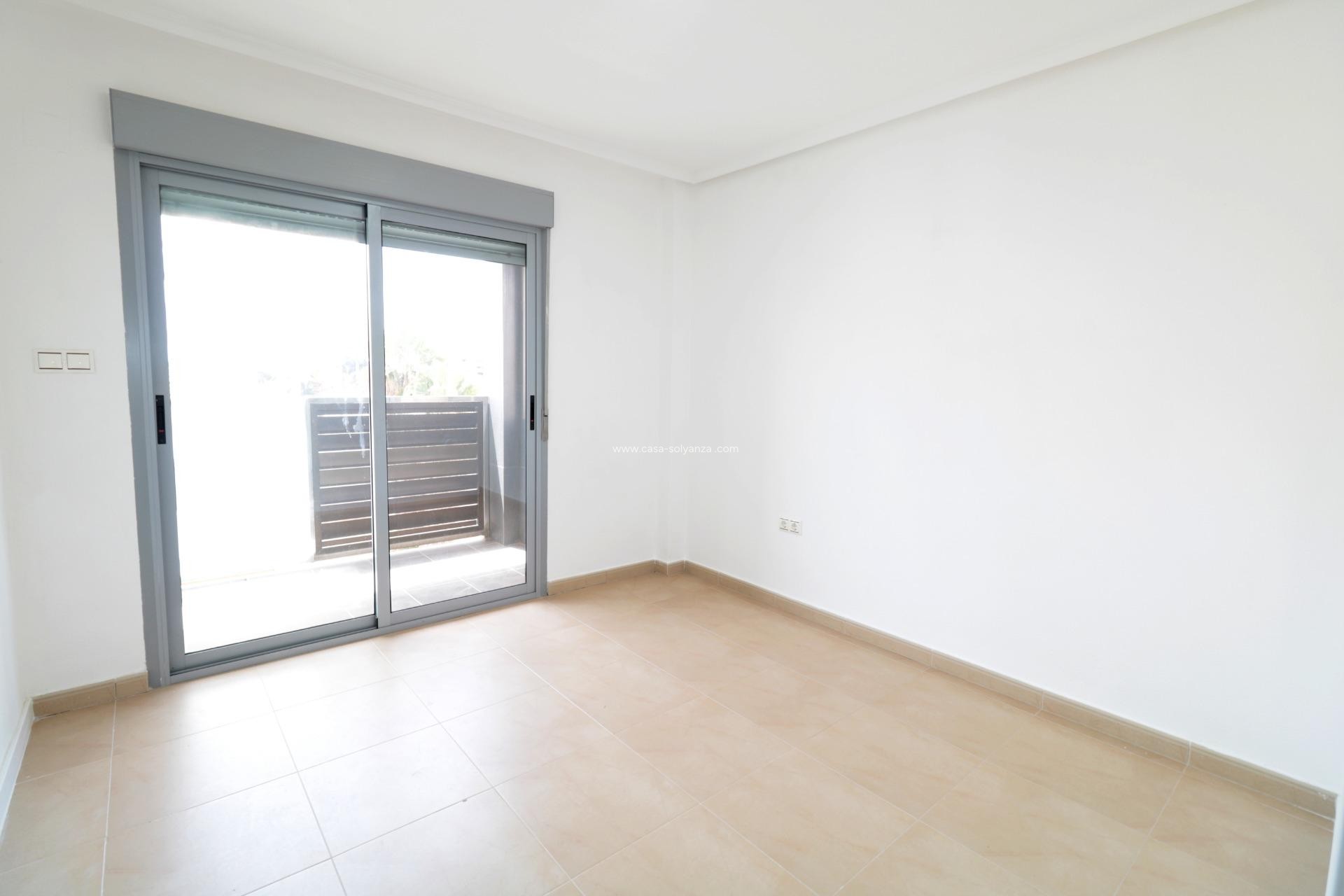 Resale - Apartment / flat - Torrevieja - Acequion