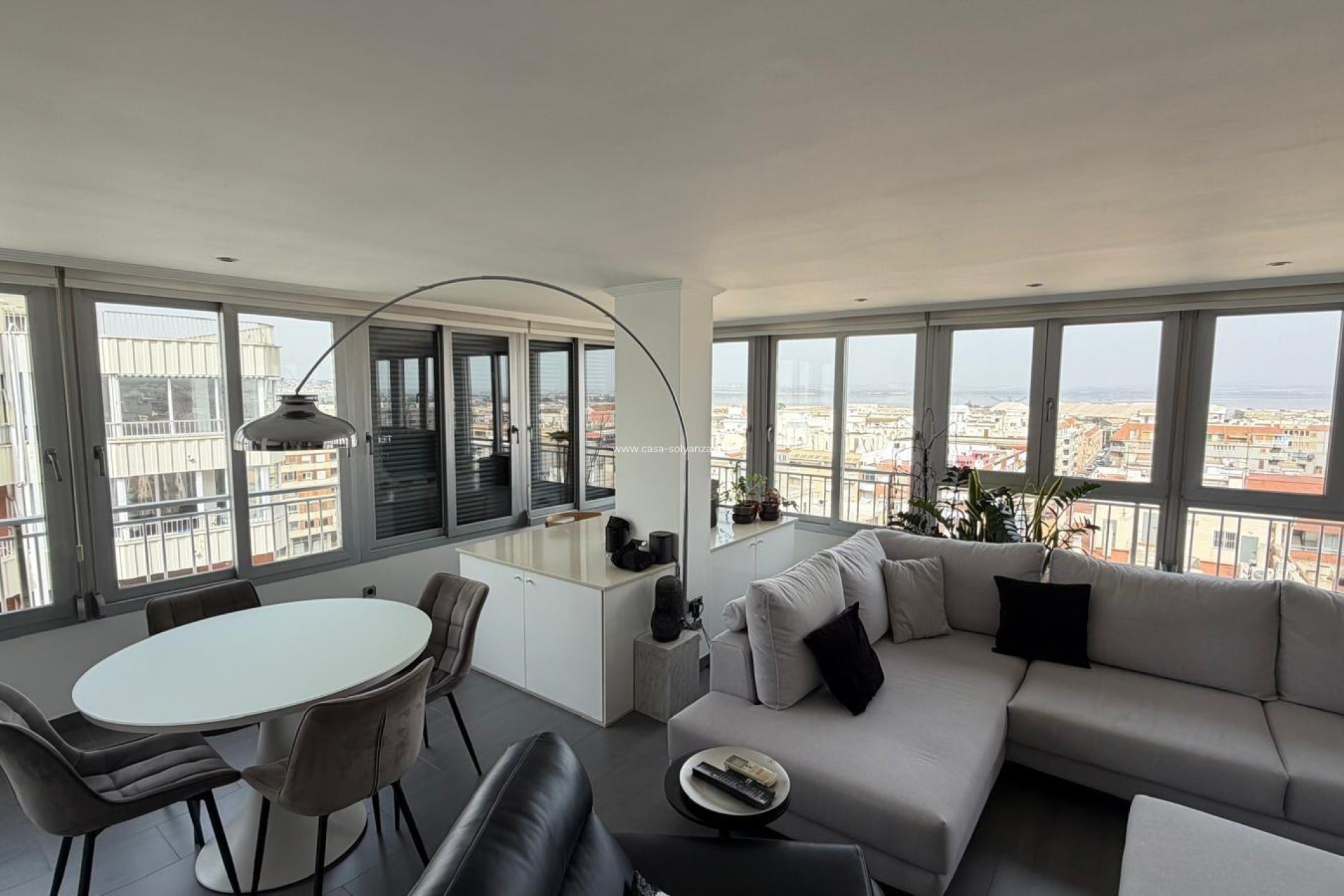 Resale - Apartment / flat - Torrevieja - Acequion