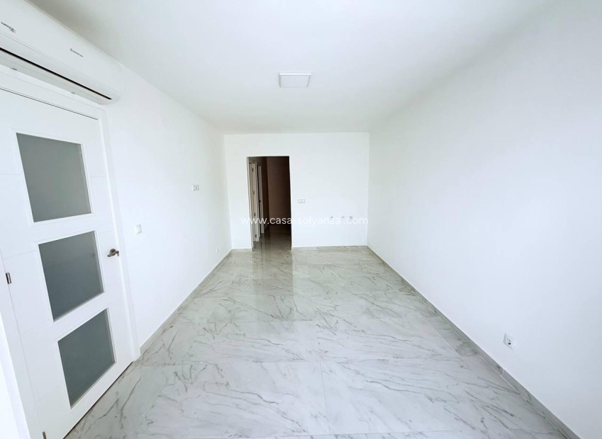 Resale - Apartment / flat - Torrevieja - Acequion