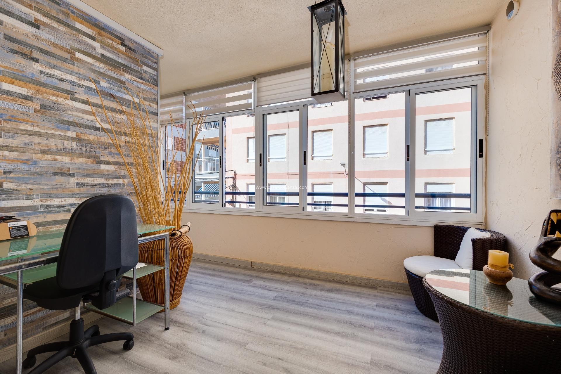 Resale - Apartment / flat - Torrevieja - Acequion