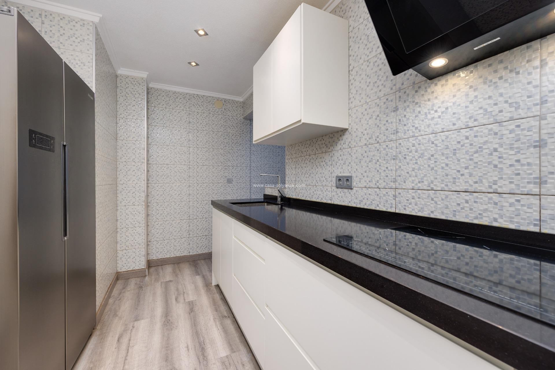 Resale - Apartment / flat - Torrevieja - Acequion
