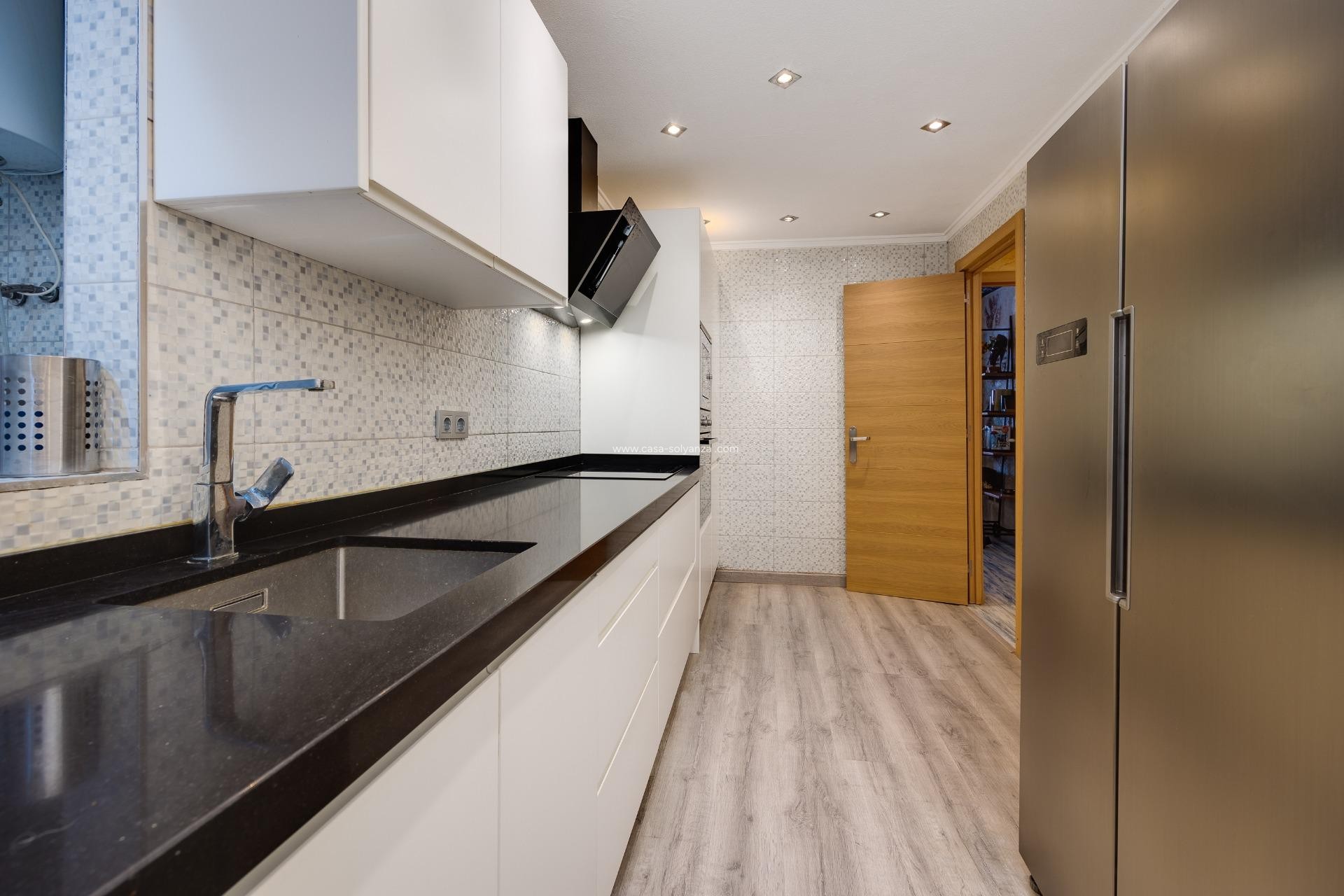 Resale - Apartment / flat - Torrevieja - Acequion