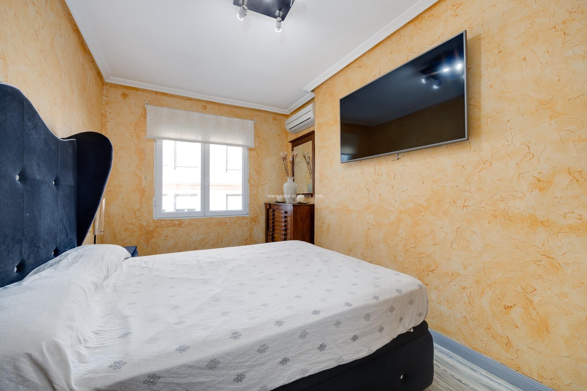 Resale - Apartment / flat - Torrevieja - Acequion