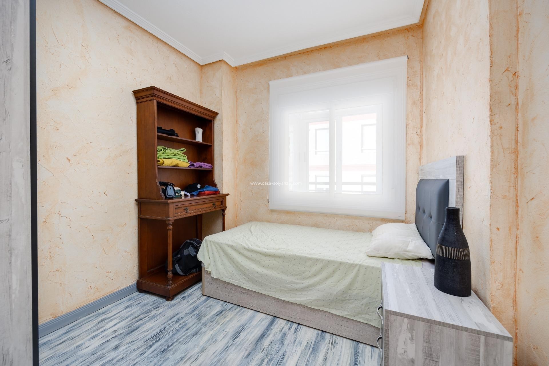 Resale - Apartment / flat - Torrevieja - Acequion