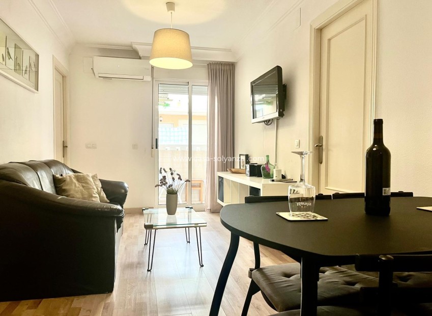 Resale - Apartment / flat - Torrevieja - Acequion