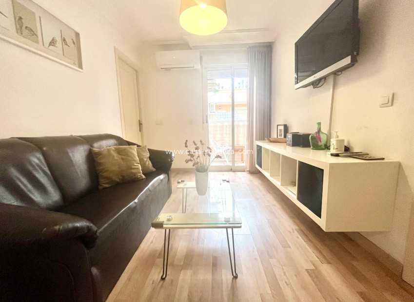 Resale - Apartment / flat - Torrevieja - Acequion