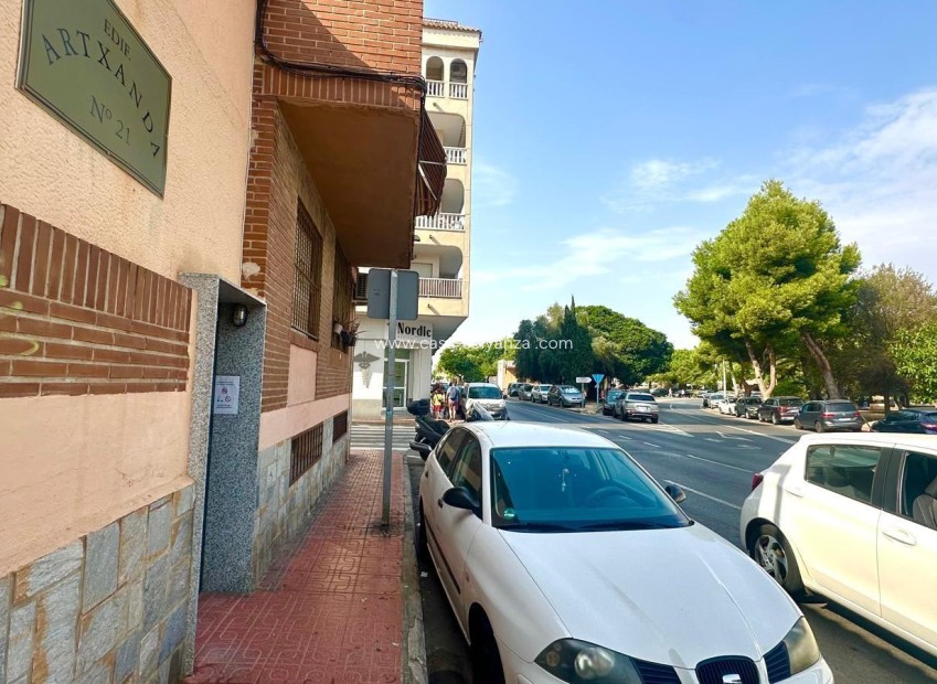 Resale - Apartment / flat - Torrevieja - Acequion