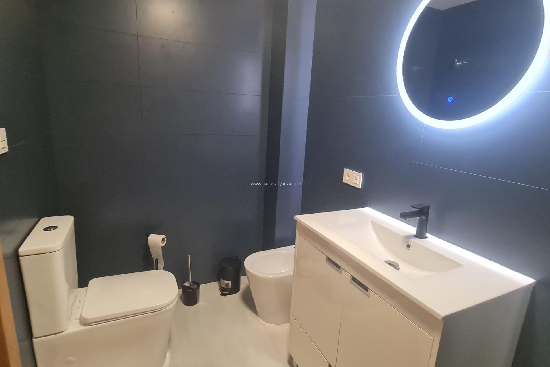 Resale - Apartment / flat - Torrevieja - Acequion