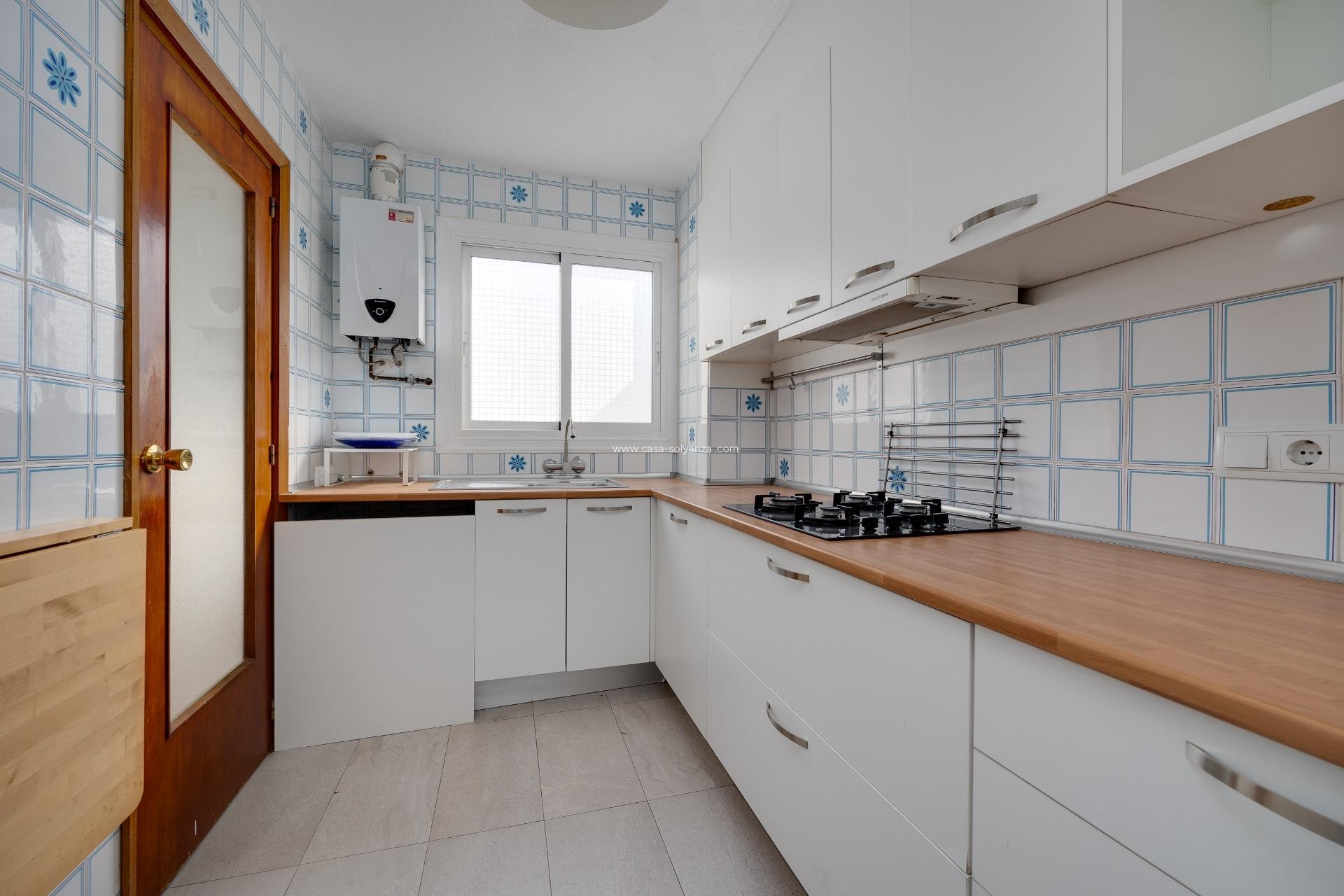 Resale - Apartment / flat - Torrevieja - Acequion