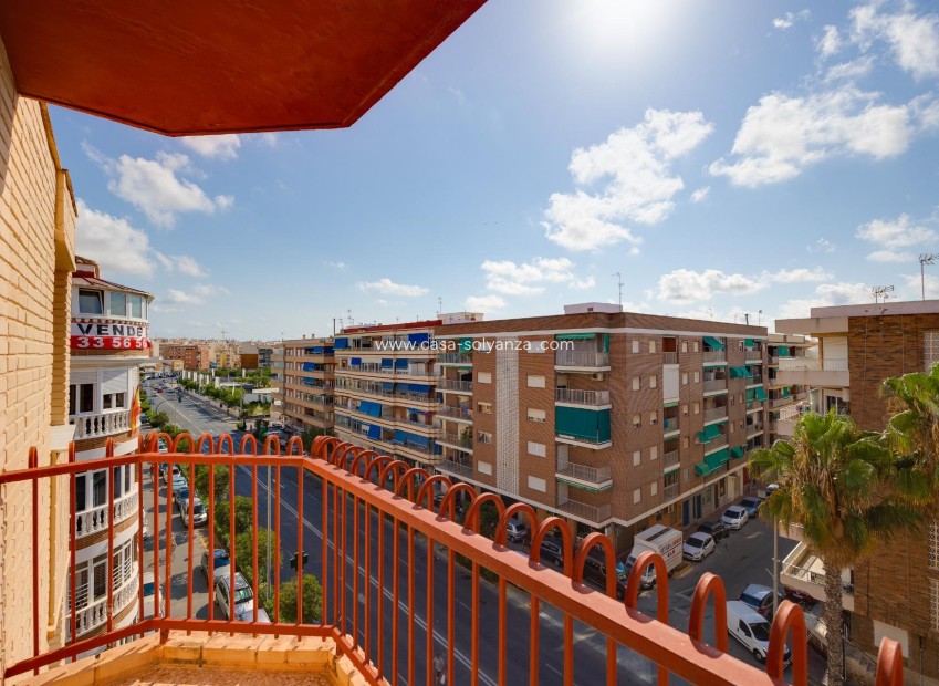 Resale - Apartment / flat - Torrevieja - Acequion