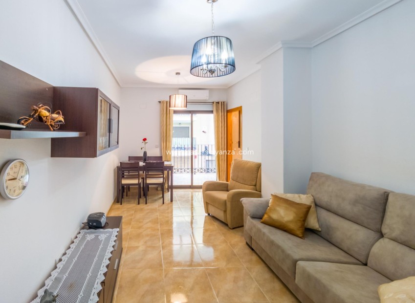 Resale - Apartment / flat - Torrevieja - Acequion