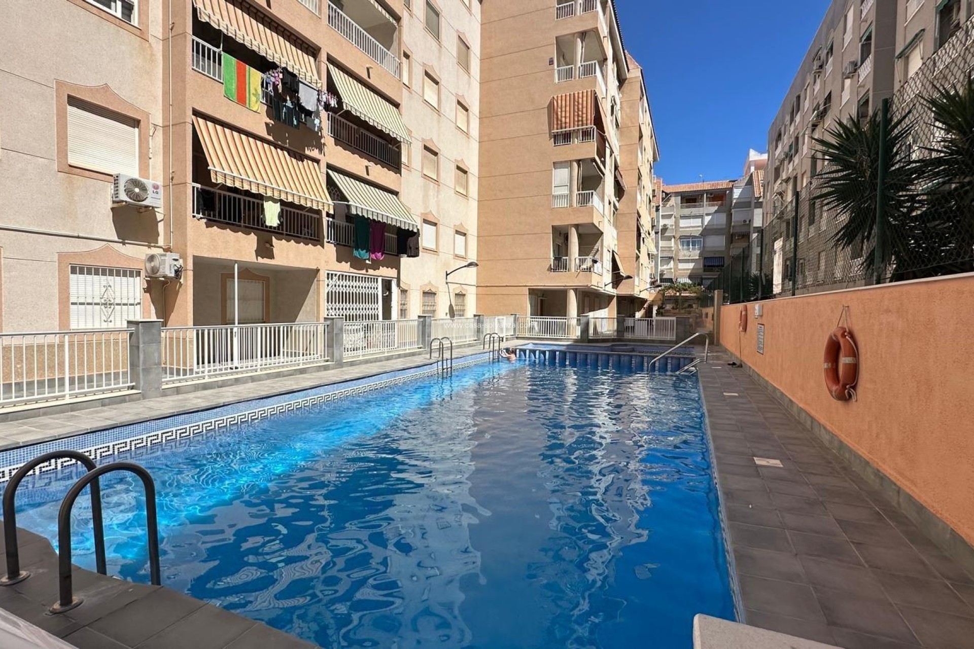 Resale - Apartment / flat - Torrevieja - Acequion