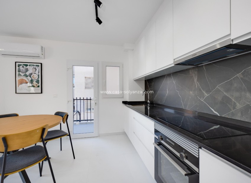 Resale - Apartment / flat - Torrevieja - Acequion