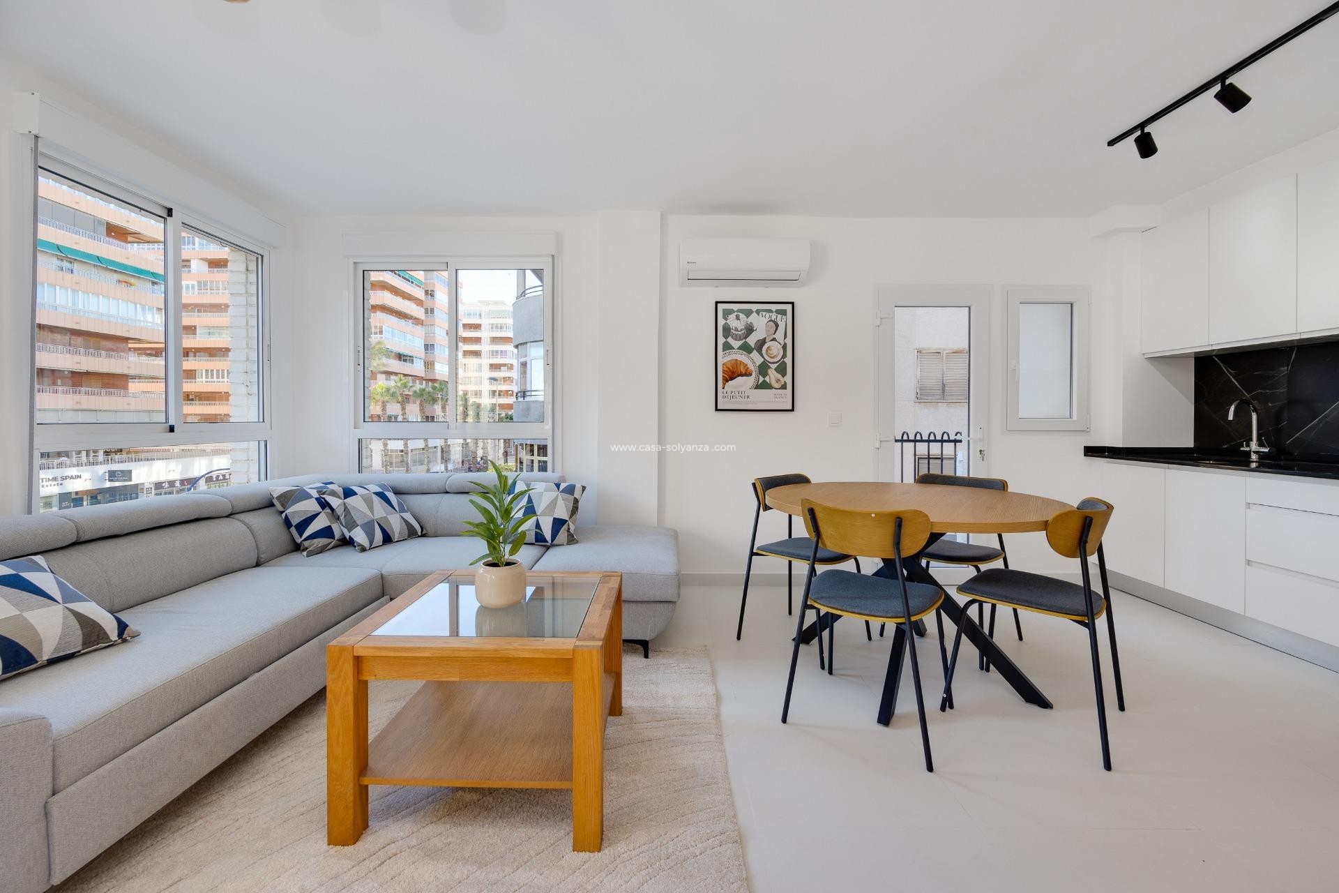 Resale - Apartment / flat - Torrevieja - Acequion