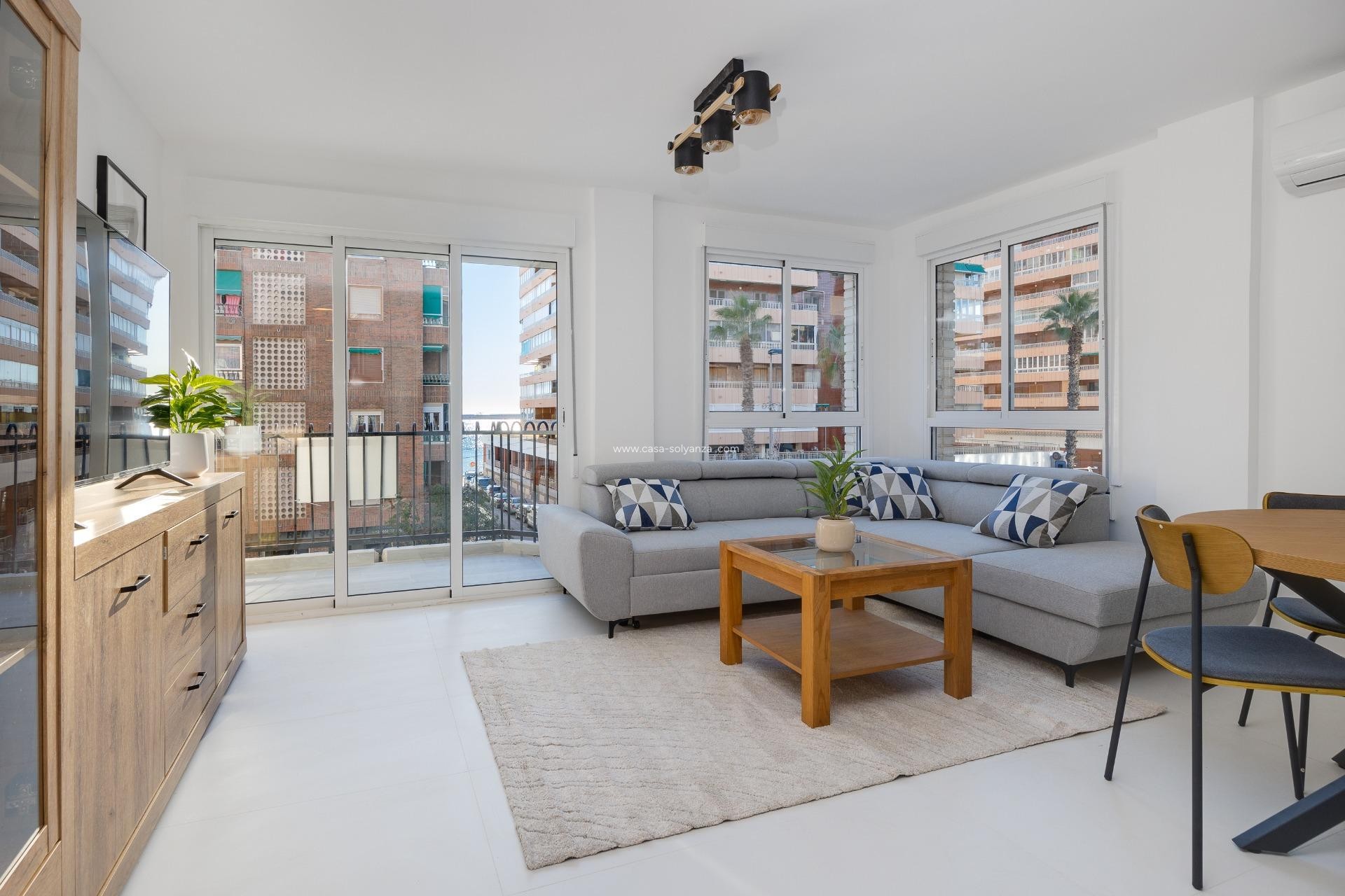 Resale - Apartment / flat - Torrevieja - Acequion