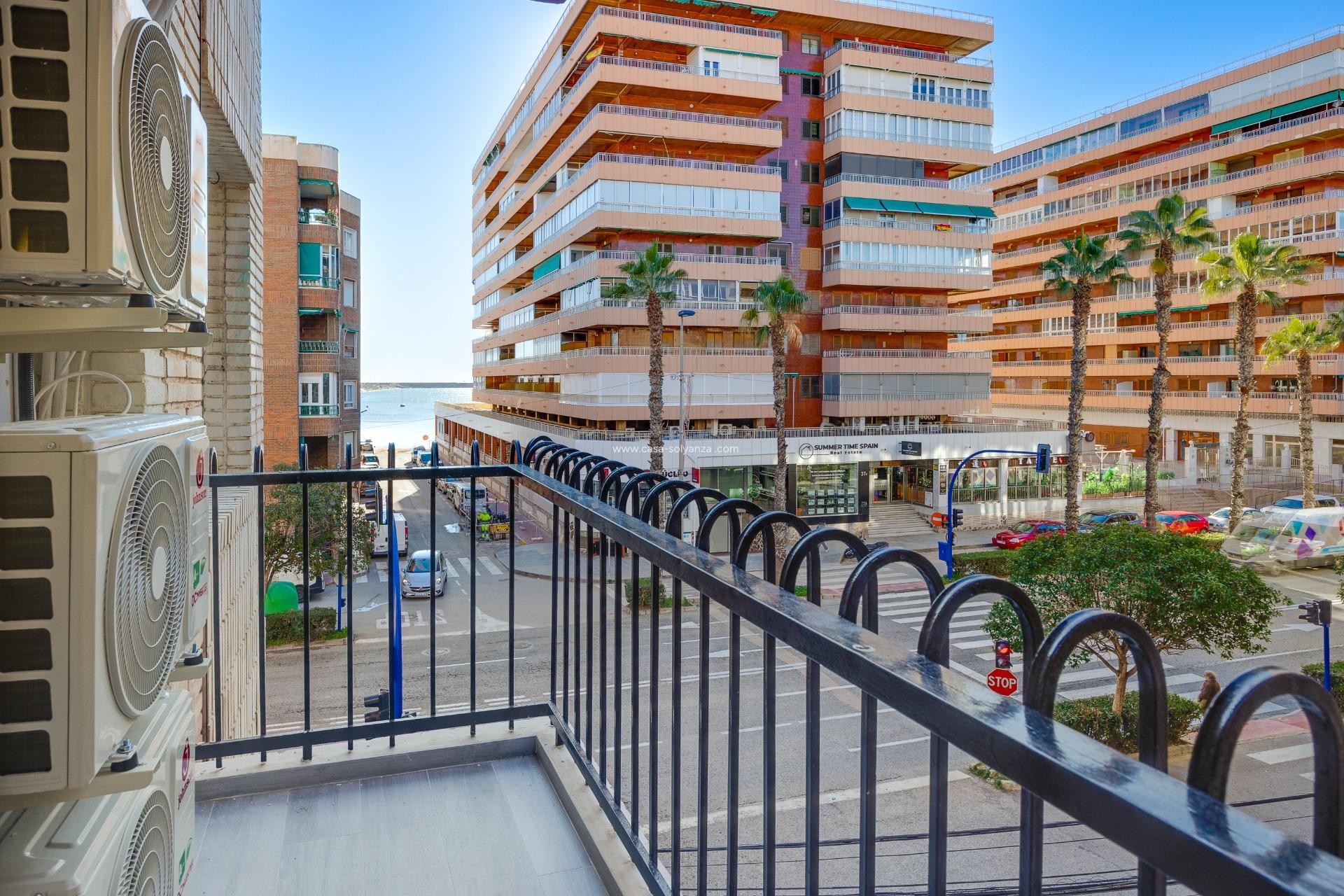 Resale - Apartment / flat - Torrevieja - Acequion