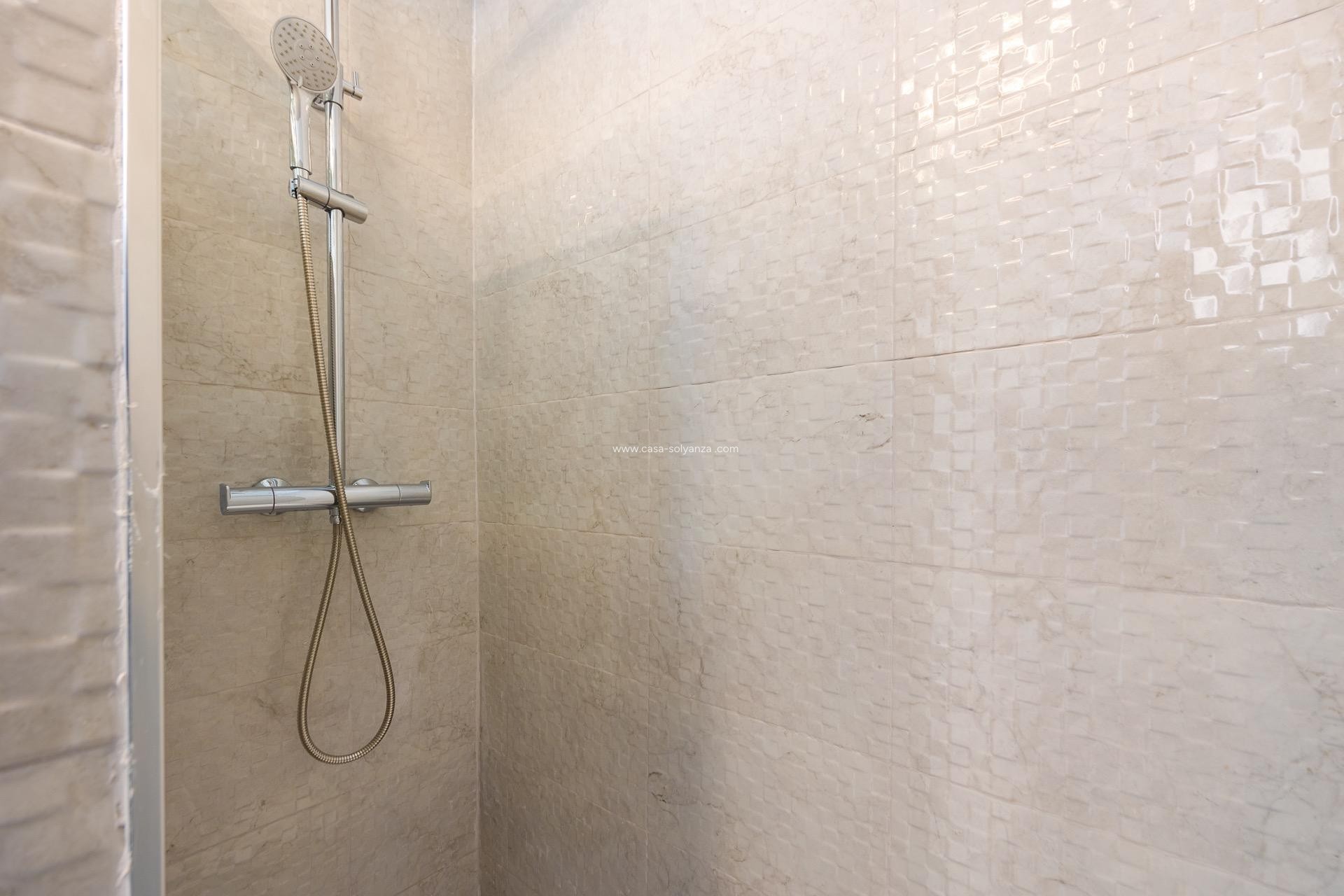 Resale - Apartment / flat - Torrevieja - Acequion