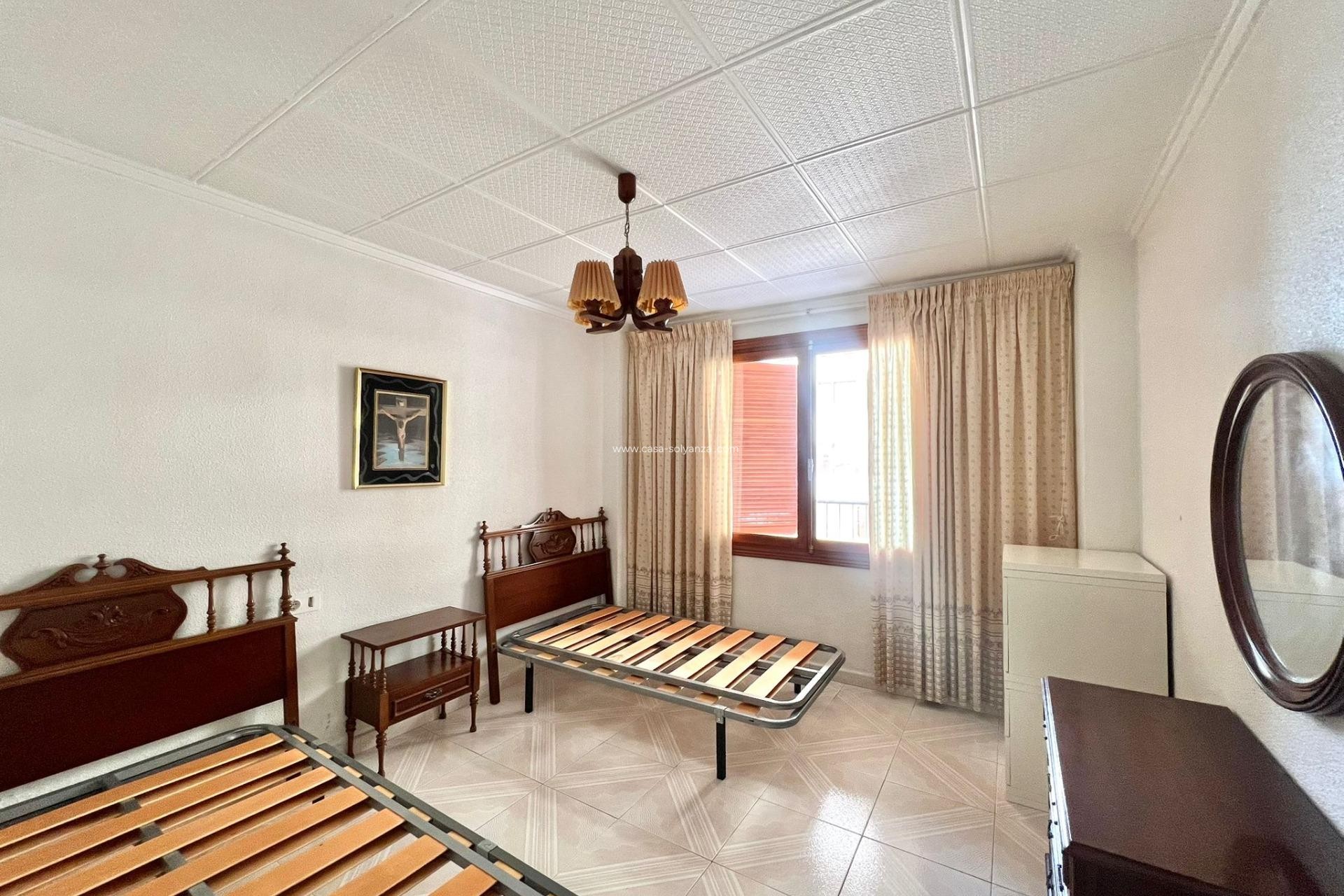 Resale - Apartment / flat - Torrevieja - Acequion