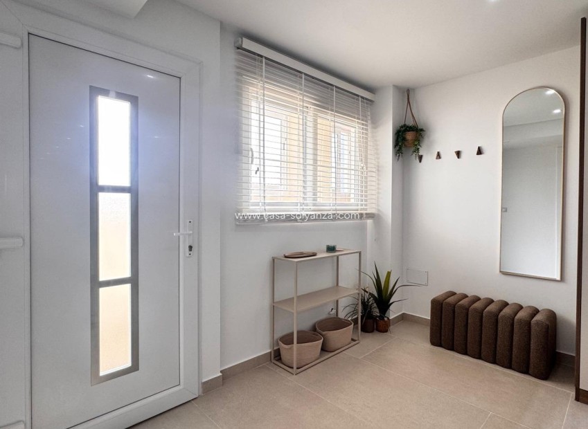 Resale - Apartment / flat - Torrevieja - Acequion