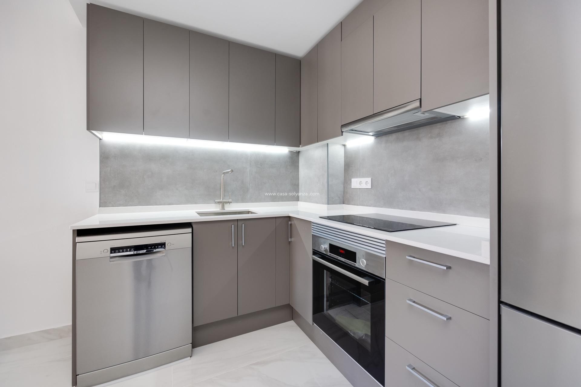 Resale - Apartment / flat - Torrevieja - Acequion