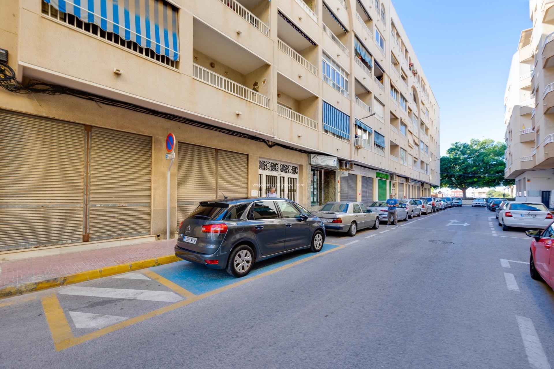 Resale - Apartment / flat - Torrevieja - Acequion