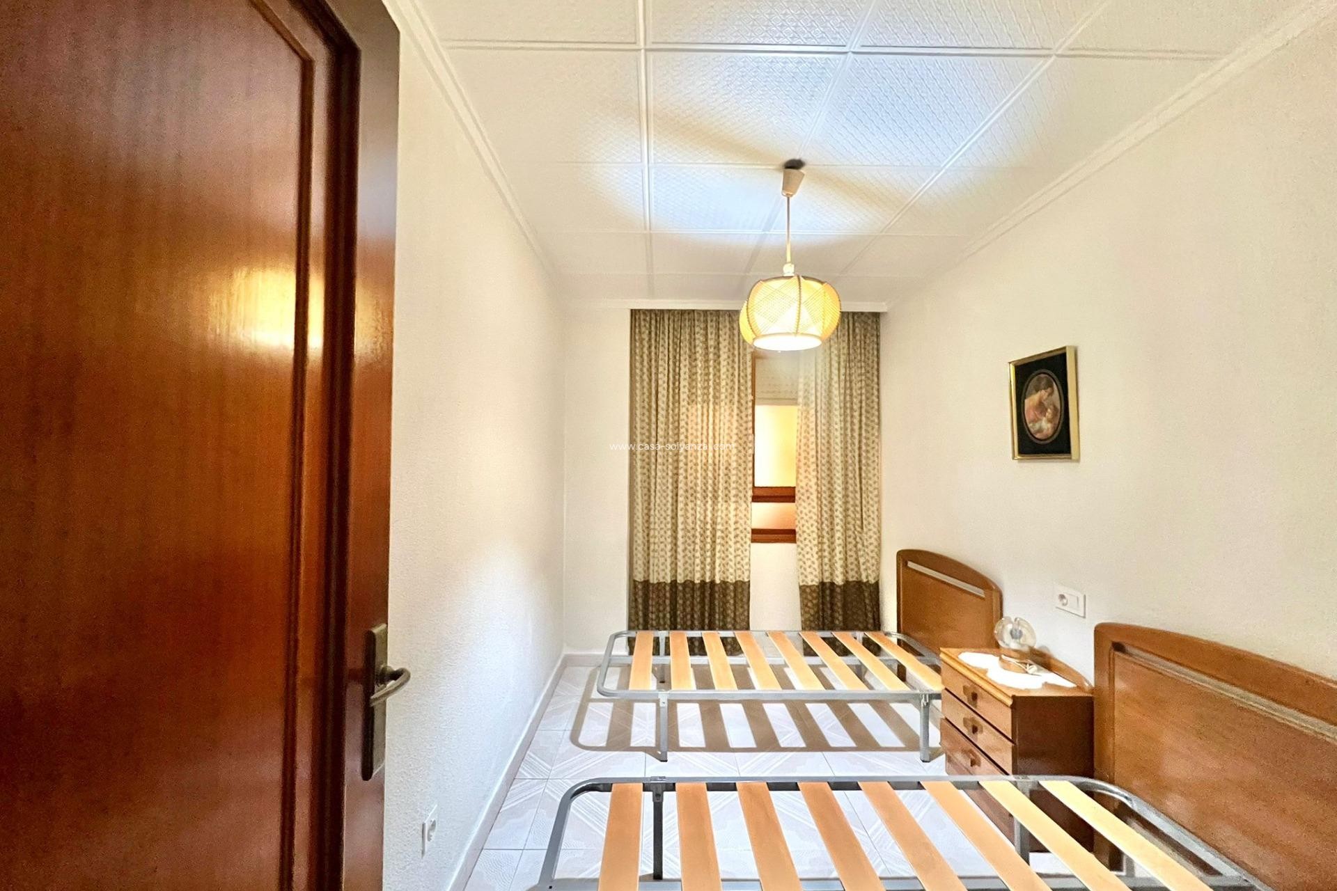 Resale - Apartment / flat - Torrevieja - Acequion