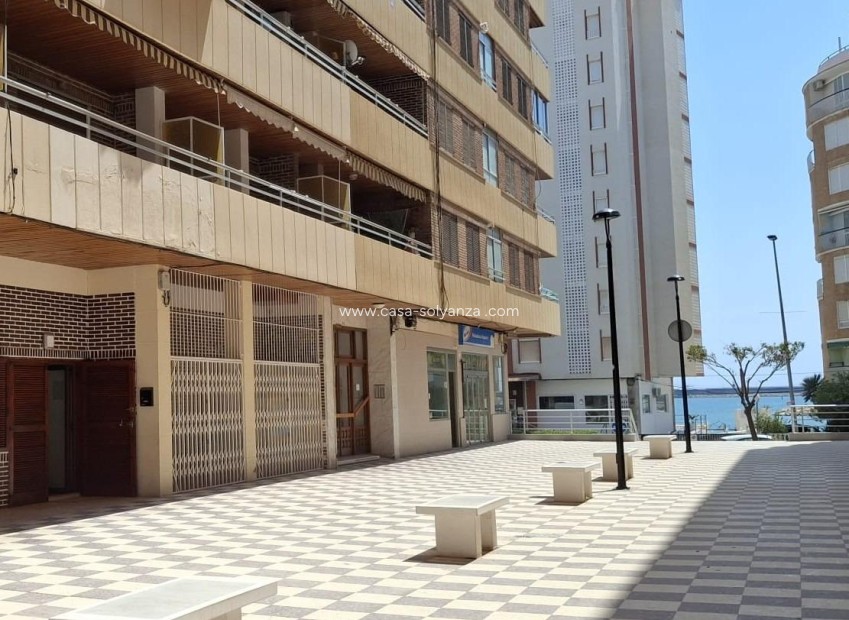 Resale - Apartment / flat - Torrevieja - Acequion