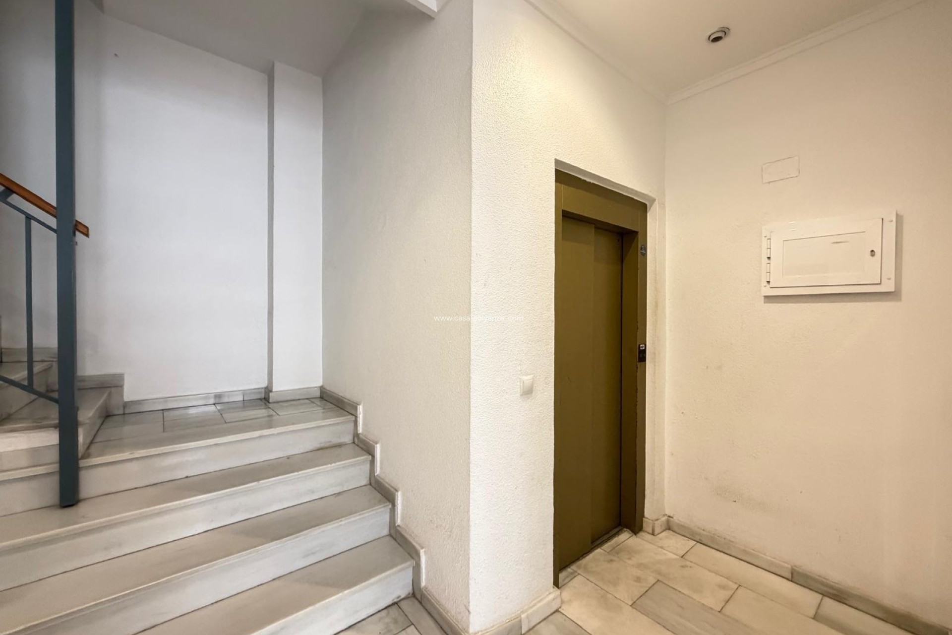 Resale - Apartment / flat - Torrevieja - Acequion