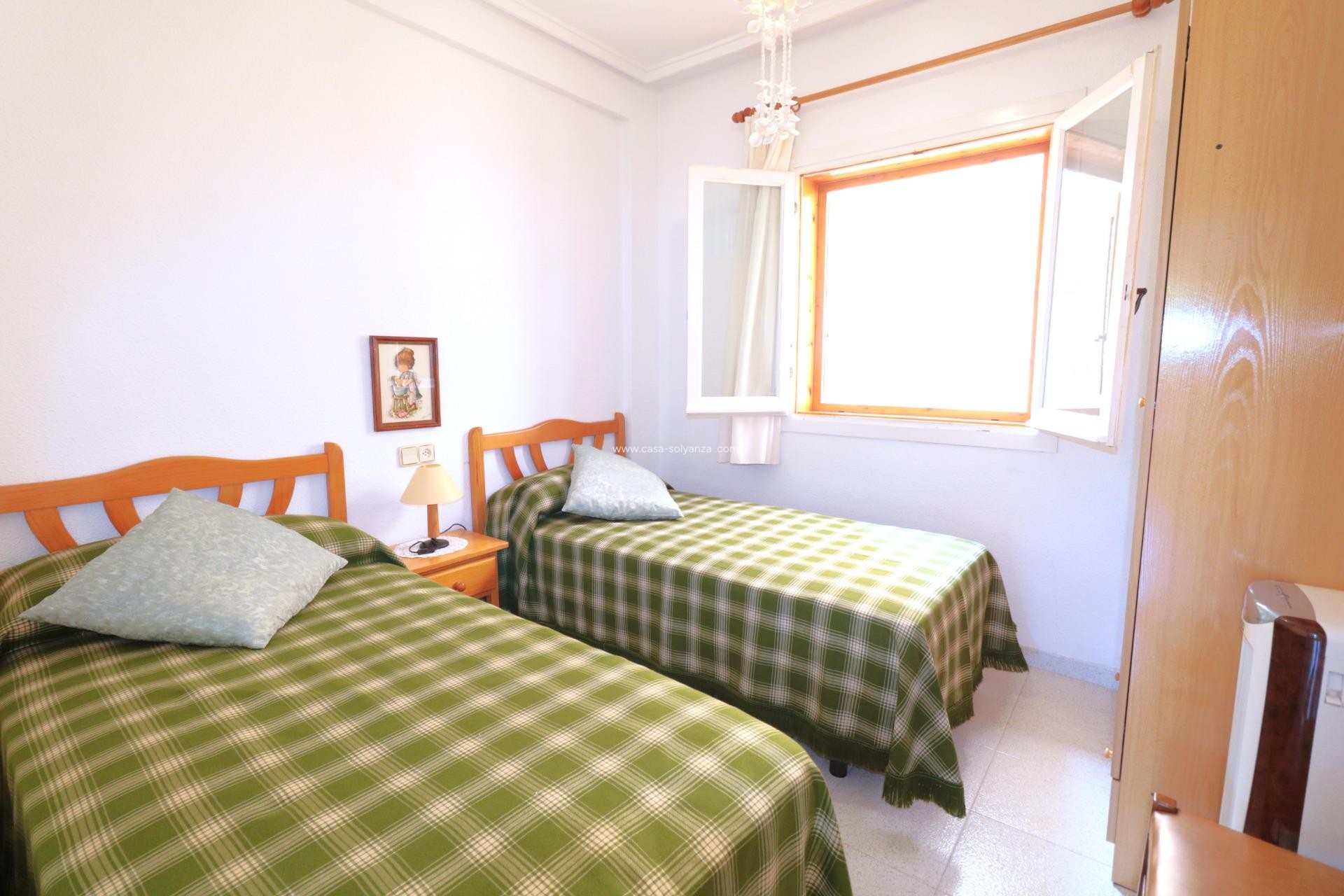 Resale - Apartment / flat - Torrevieja - Acequion