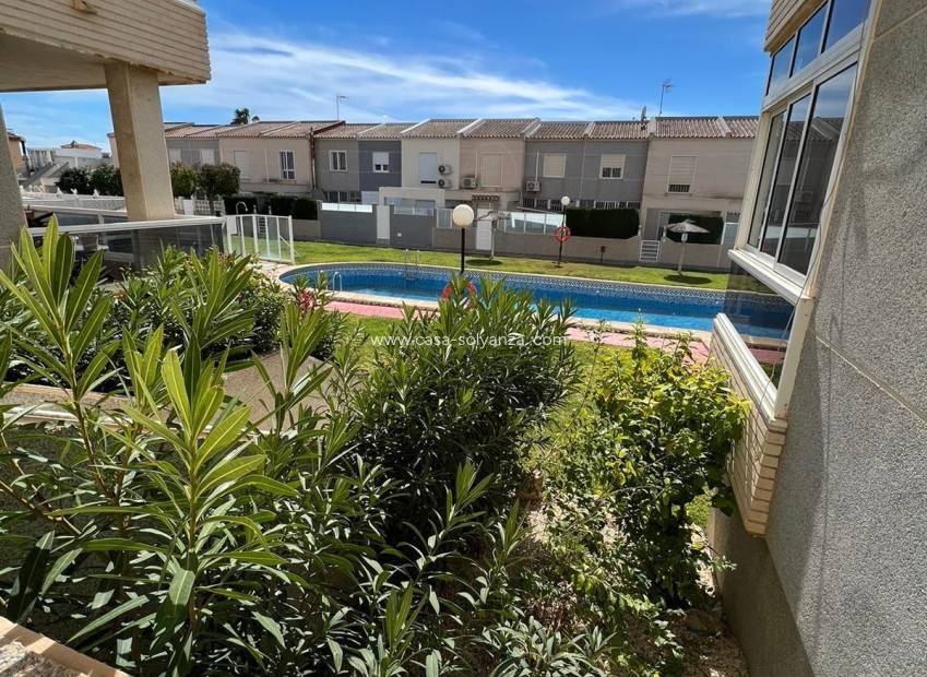 Resale - Apartment / flat - Torrevieja - Aguas nuevas