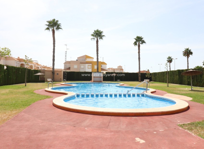 Resale - Apartment / flat - Torrevieja - Altos del Limonar